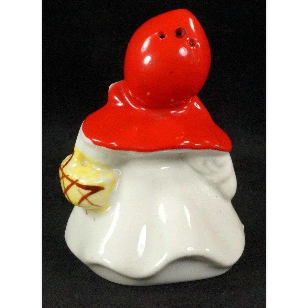 Vtg Hull Pottery Little Red Riding Hood Salt & Pepper Shakers 3.24